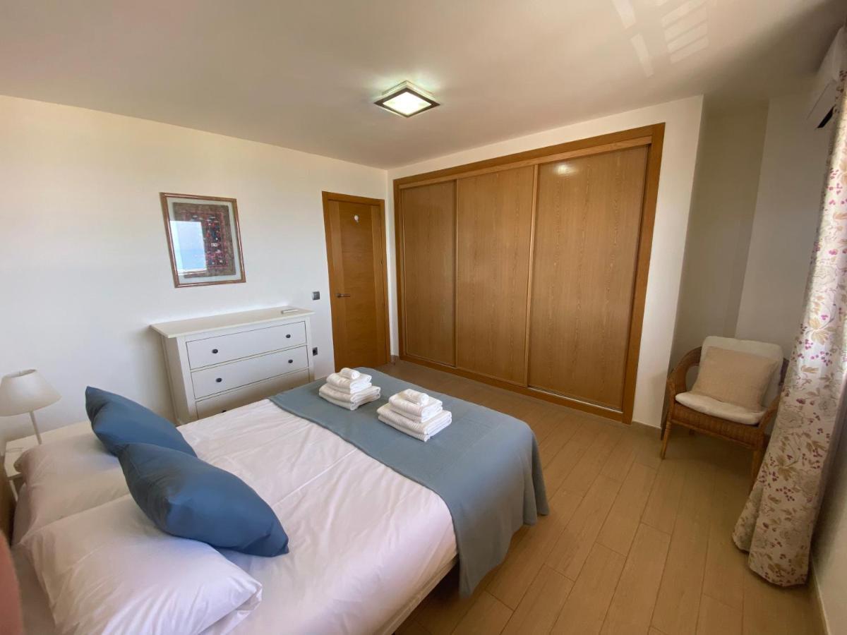 Albamar Frontline 3 Bedrooms Apartment *